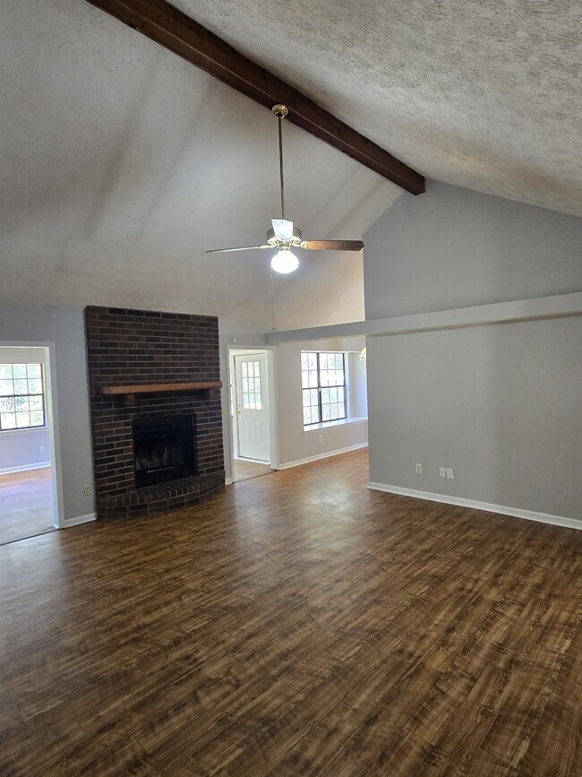 Photo - 448 Floyd Cir