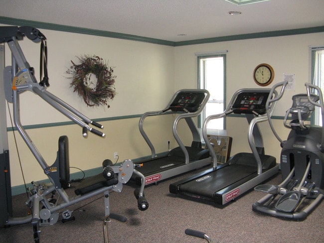 Exercise Room - 10531 Cedar Lake Rd Unit 312