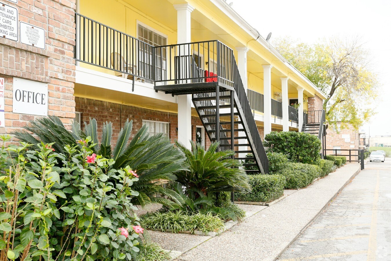 Photo - Colony Manor Apartments