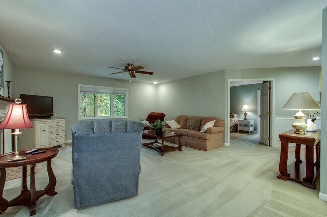 Photo - 260 Chuniloti Way