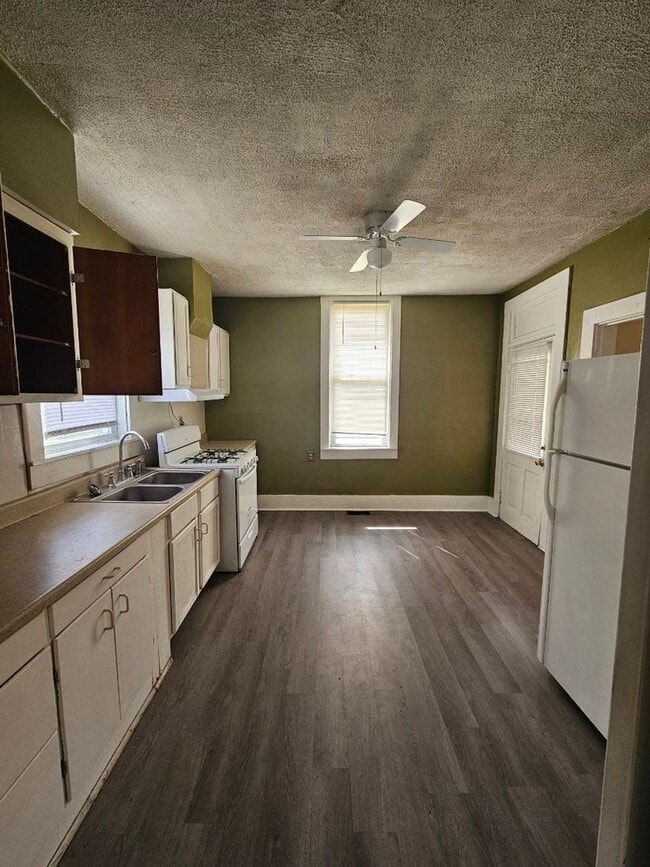 Building Photo - 204/206/208 N Fort Wayne St Unit 204 N Fort Wayne St