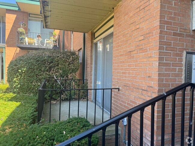 Building Photo - 1870 Axtell Dr Unit 1 Rental