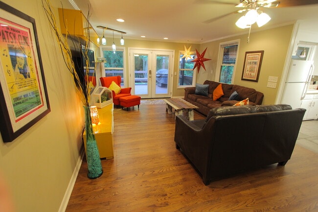 Photo - 5011 Suter Dr