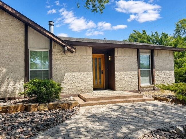Photo - 11067 Wallbrook Dr