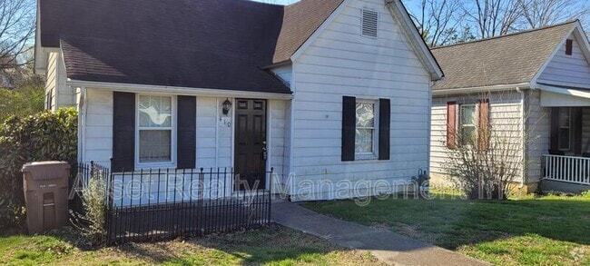 Building Photo - 410 E Quincy Ave Rental