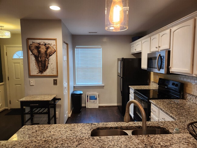 Room in Townhome on Big Bass Dr