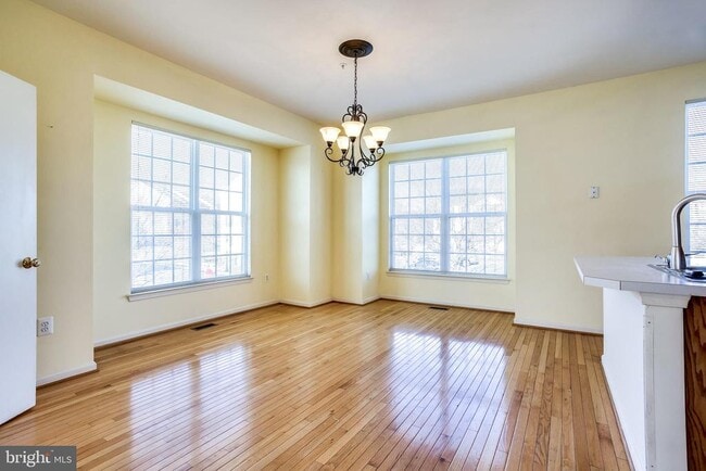 Building Photo - 100 Penwick Cir