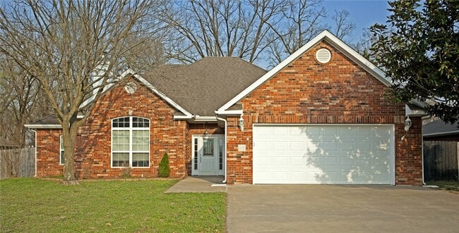Building Photo - 310 Old Forge Dr