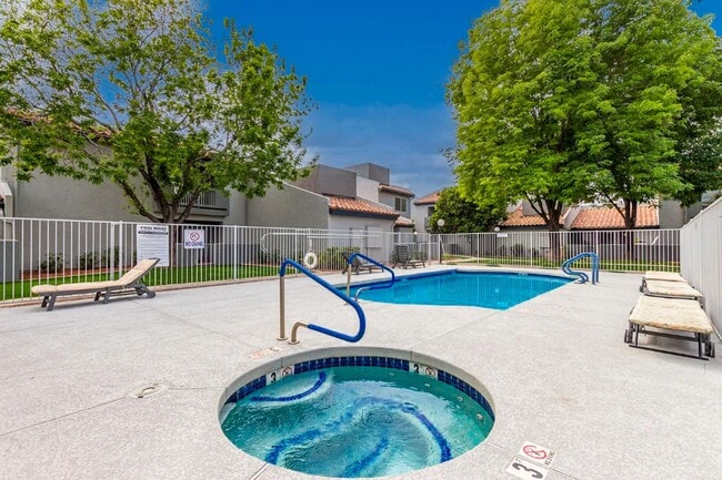 Photo - Fully Updated 2 Bed Mesa Condo | Quartz Counters + Pool & Spa Unit 2020