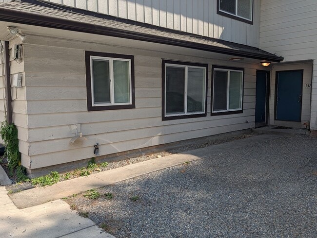 Building Photo - 13727 TLC HARRIS Unit B Rental