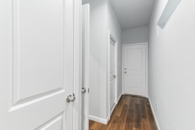 4919 Paradigm Ln