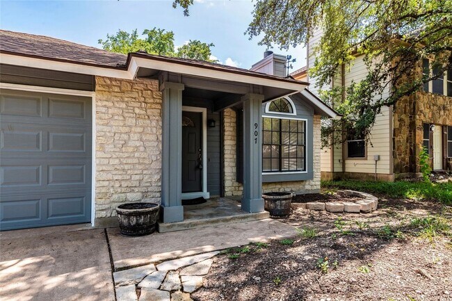 Photo - 907 Isernia Dr