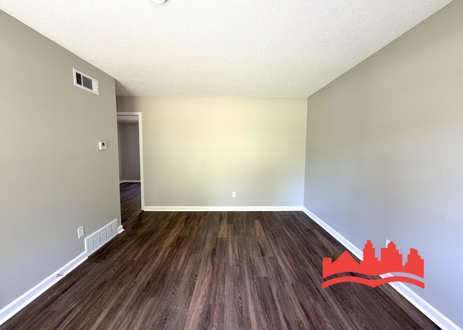 Photo - 172 Loraine Rd