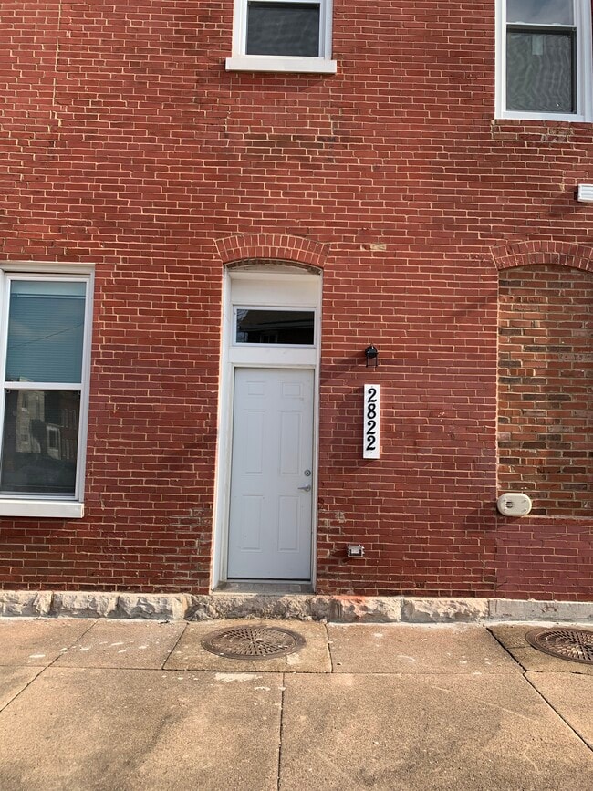 Building Photo - 2822 Osage St Unit A