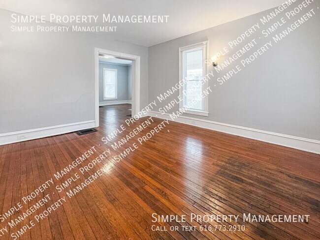Photo - 201 Benjamin Ave SE