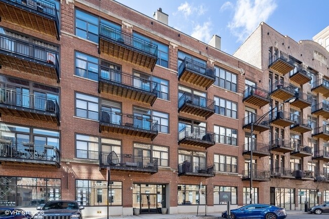 Building Photo - 375 W Erie St Unit 301