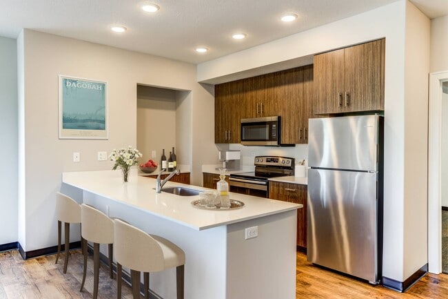 Building Photo - Fairway Flats Rental