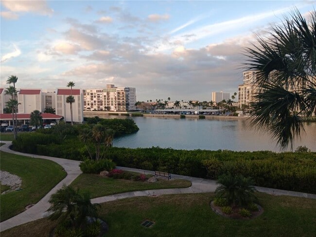 Building Photo - 7871 Sailboat Key Blvd S Unit 307