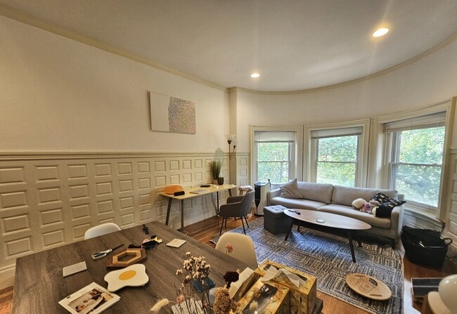 Building Photo - 379 Commonwealth Ave Unit 10