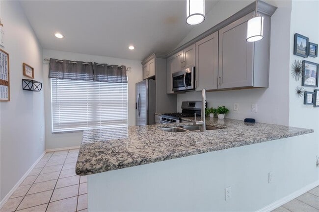 Photo - 3253 Huntwicke Blvd