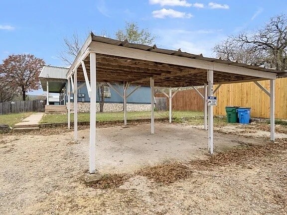 Photo - 1302 S Quinlan Park Rd