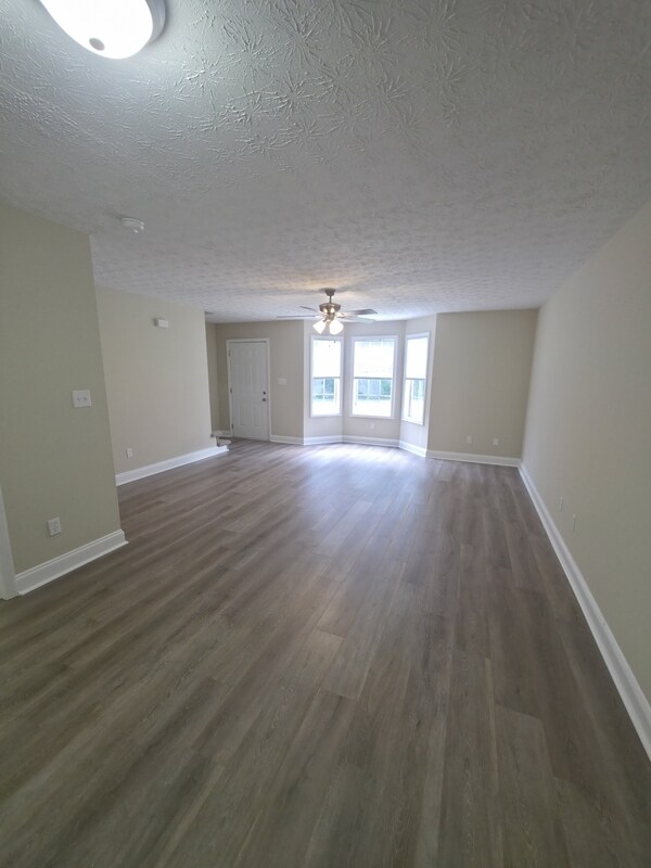 Photo - 187 Westchester Cir