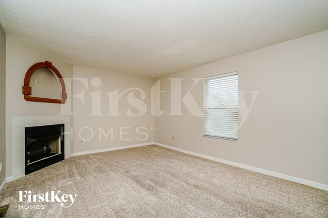 Photo - 212 Strathsprey Dr