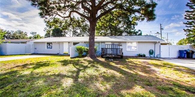 Building Photo - 3312 52nd Ave Dr W Rental
