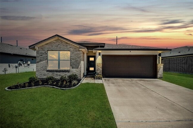 Building Photo - 14734 Sweetwater Dr Rental