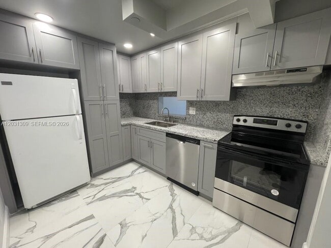 Building Photo - 8650 SW 133rd Avenue Rd Unit 217