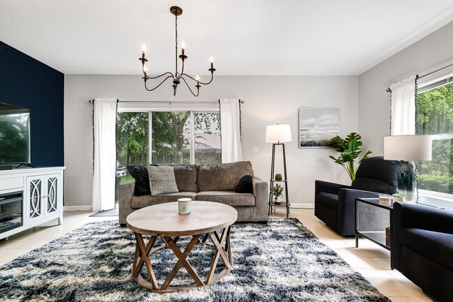 Photo - 13354 Georgian Ct