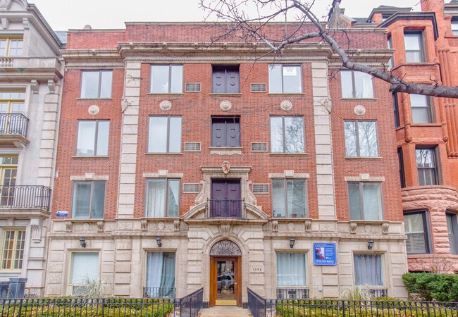 Building Photo - 1504 N Dearborn Pkwy Rental