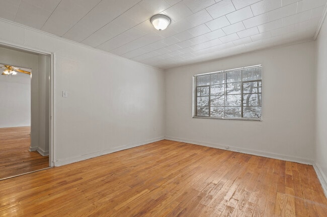 Photo - Colonial Terrace