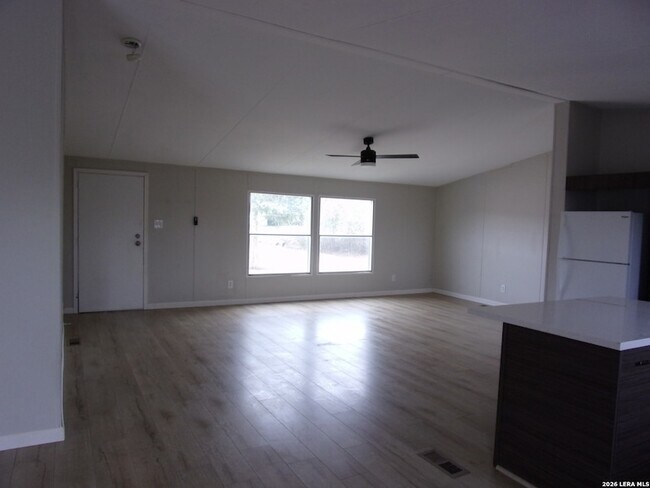 Photo - 360 Rangeland Rd