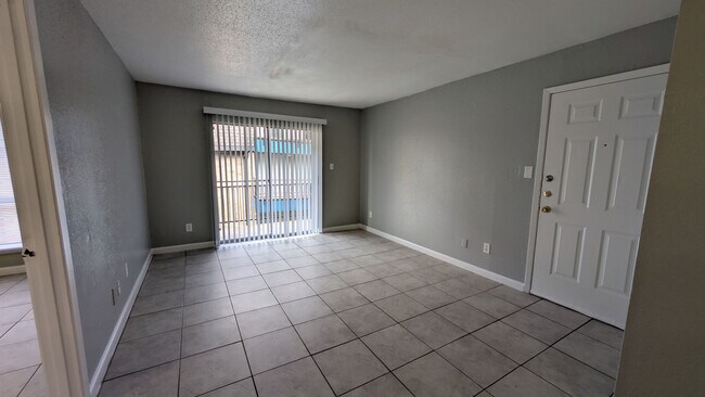 3737 Hillcroft Apartments