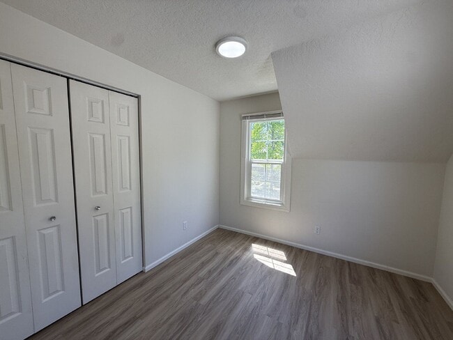 Photo - 777 W 10th Ave