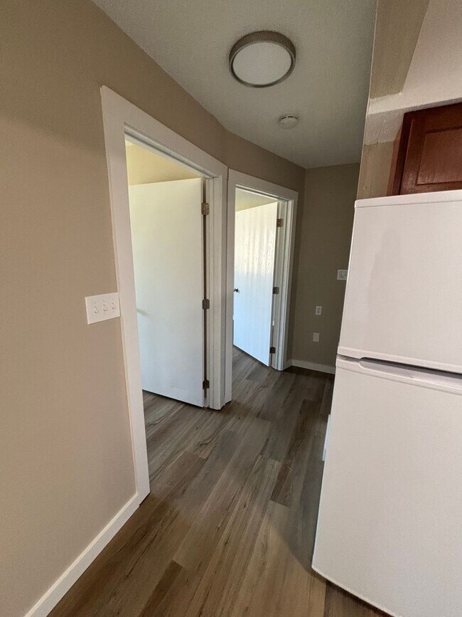 Photo - Fairview Apartments Unit D04