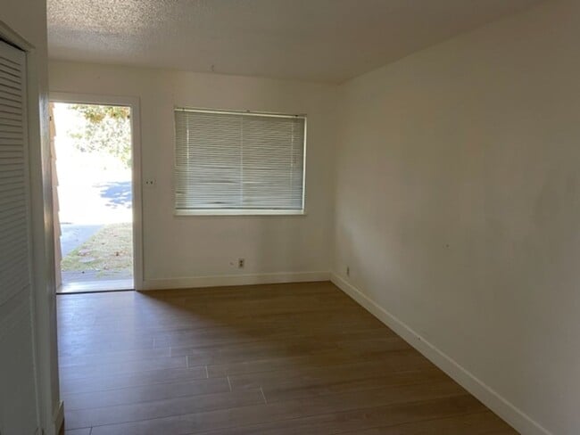 Photo - 3329-3331 Routier Rd Unit 3329