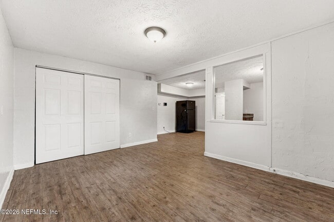 Photo - 744 Mackinaw St