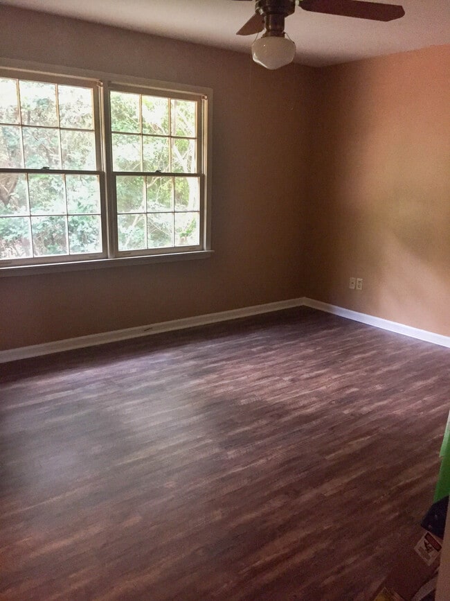 Building Photo - 4102 Landau Dr