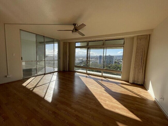 Photo - QUEEN EMMA GARDENS 2/1/tndm, Queen Twr, cf... Unit APT 1950