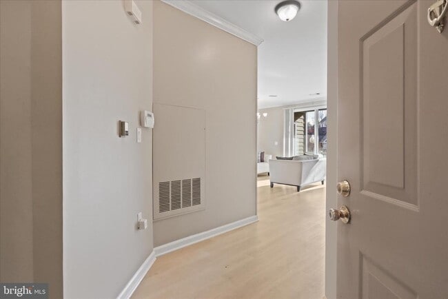 Photo - 12909 Alton Square Apartamento Unidad 201