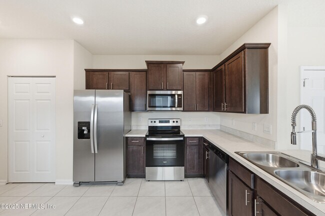 Photo - 908 Observatory Pkwy