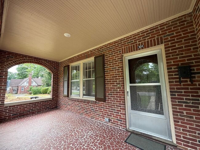Photo - 304 Atlantic Christian Col Dr W