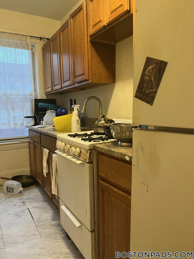 Building Photo - 157 Summer St