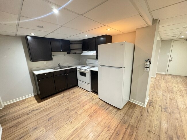 Photo - Spacious 2 Bedroom in Lower Level Unit 4