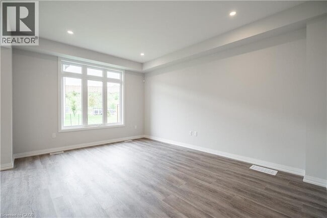 Photo - 4552 Portage Rd