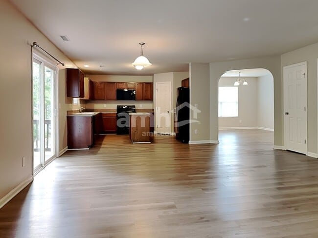 197 Woodcreek Ln