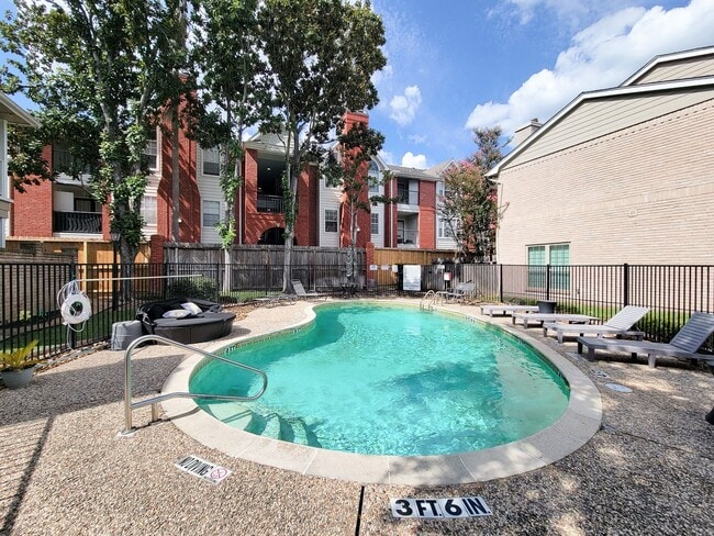 2220 Bering Dr