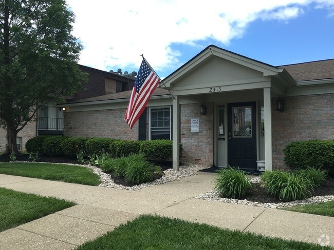 On-Site Management - Huntley Ridge New Albany Rental